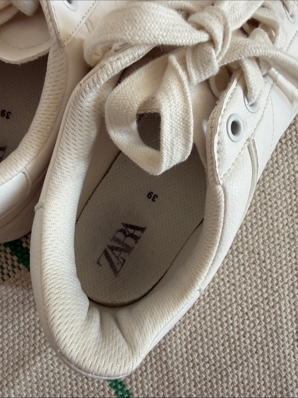 Classic White Low-Top Sneakers - Picture 5 of 8